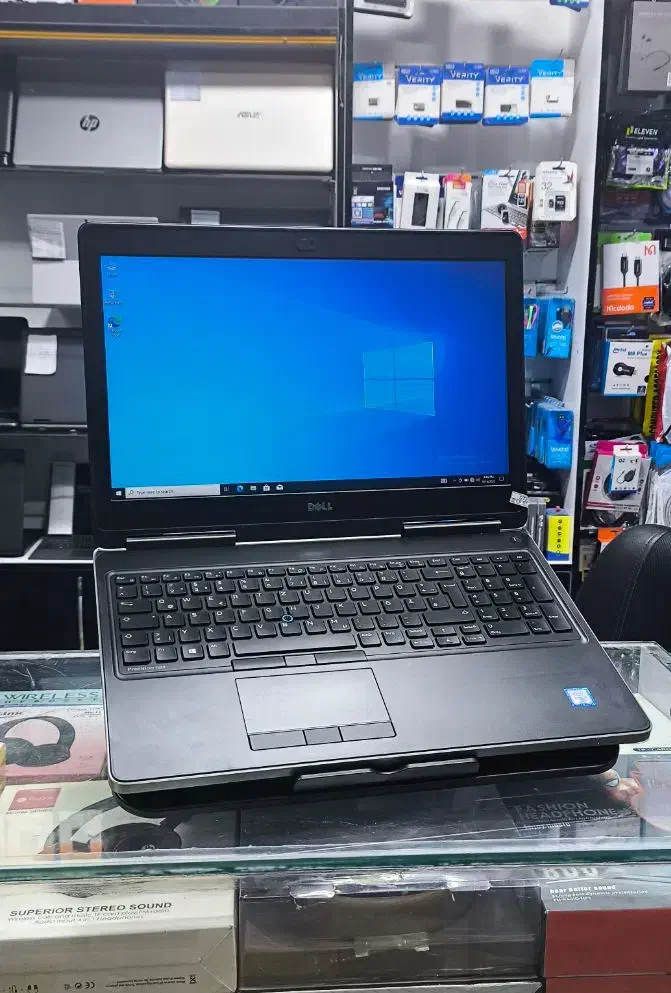 لپ تاپ غول بی‌رقیب ورک‌استیشن Dell Precision 7520|رایانه همراه|ساوه, |دیوار
