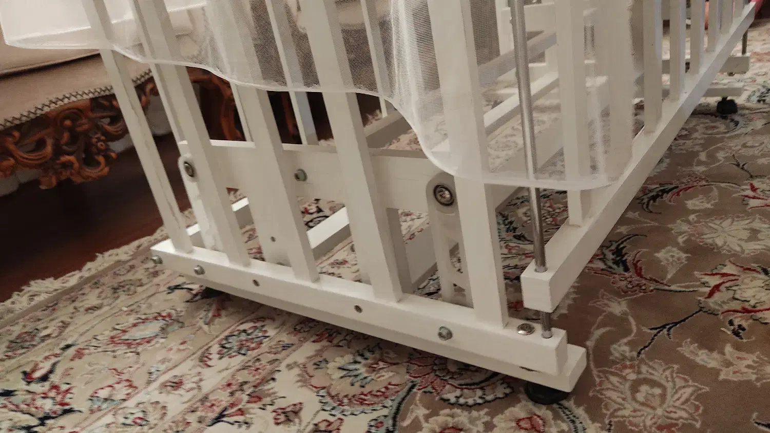 تخت گهواره کنار مادر|تخت و صندلی بچه|یزد, |دیوار