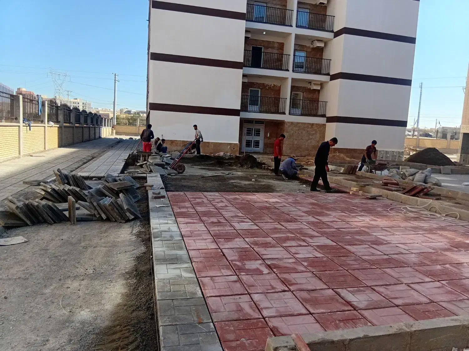 کف پوش ۴۰در ۴۰|استخدام معماری، عمران و ساختمانی|قم, پردیسان|دیوار