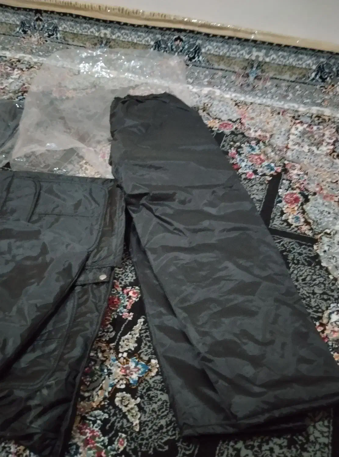 یک دست لباس نو مخصوص فصل سرما|لباس|بومهن, |دیوار