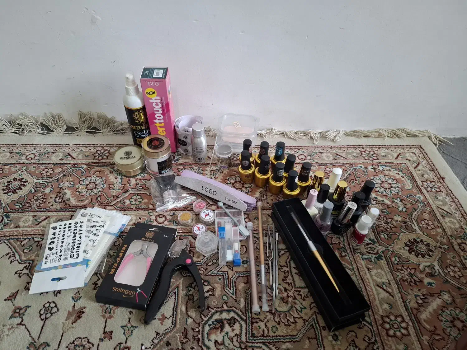 وسایل کاشت ناخن|آرایشگاه و سالن‌های زیبایی|گنبد کاووس, |دیوار