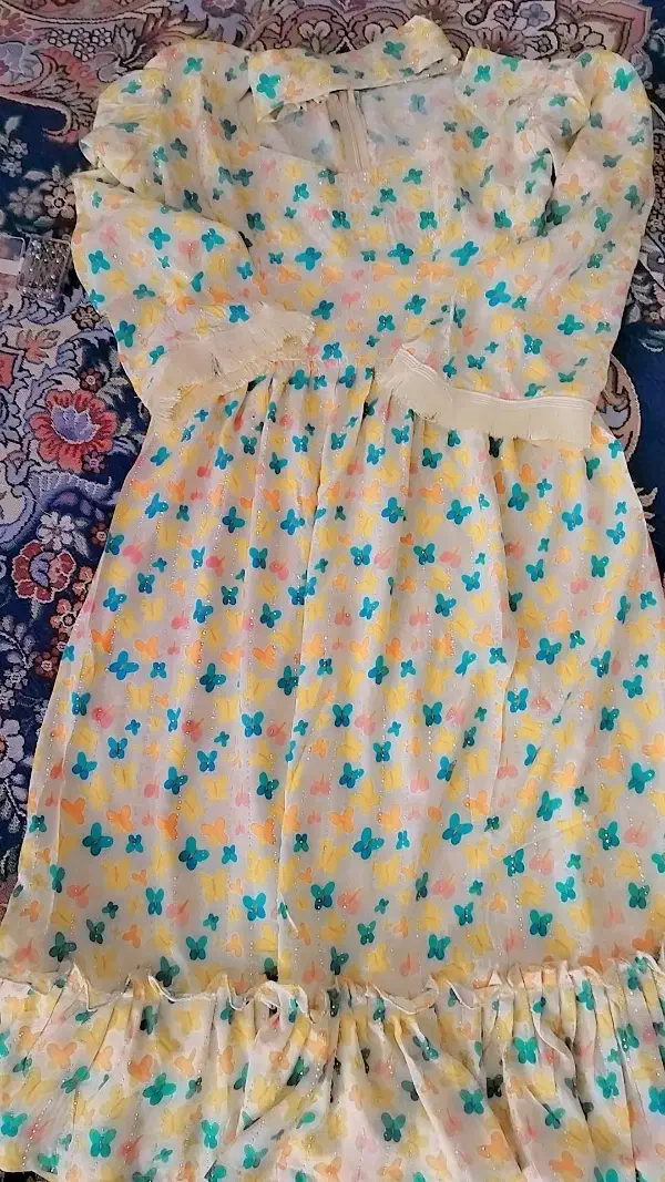 پیرهن وچادور پذیرفته میشود|لباس|میناب, |دیوار