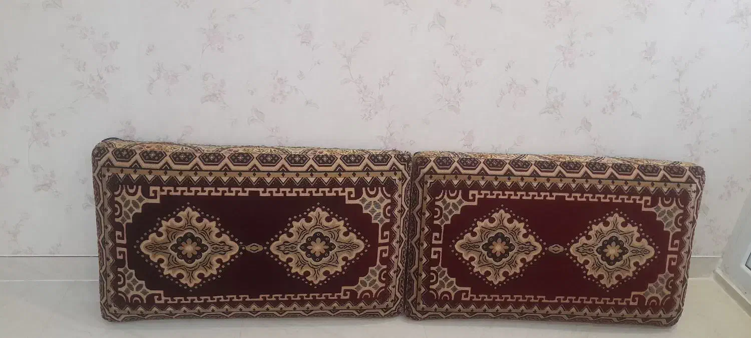 یک جفت پشتی نو ،بسیار تمیز و نو هستش بدون پارگی|پشتی|اراک, |دیوار