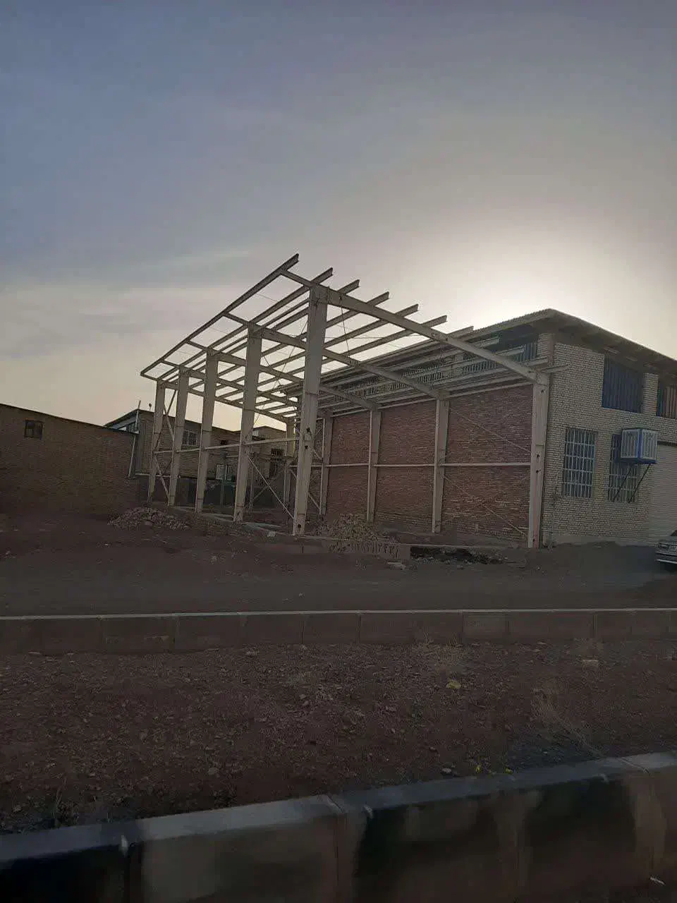 سوله نیمه کاره در کارگاه غدیر شهرک صنعتی سمنان|فروش دفتر صنعتی، کشاورزی، تجاری|سمنان, |دیوار