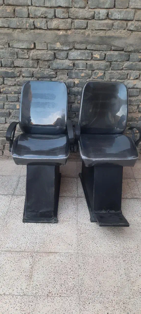 صندلی آرایشگاه|آرایشگاه و سالن‌های زیبایی|تربت‌حیدریه, باغ سلطانی|دیوار