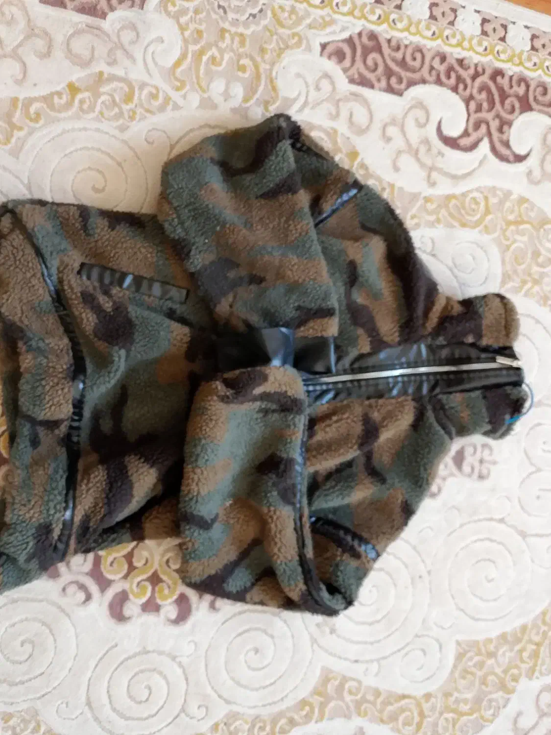 جاکت کاملا نو|لباس|اندیشه, اندیشه فاز ۱|دیوار