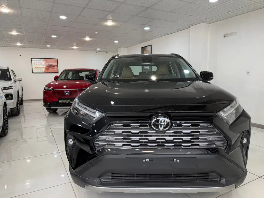 تویوتا راو 4 / دو دیفرانسیل / ژاپن 2025|خودرو سواری و وانت|شیراز, فرهنگ شهر|دیوار