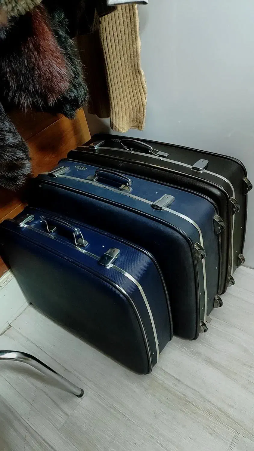 چمدان نوستالژی|کیف، کفش، کمربند|تکاب, |دیوار