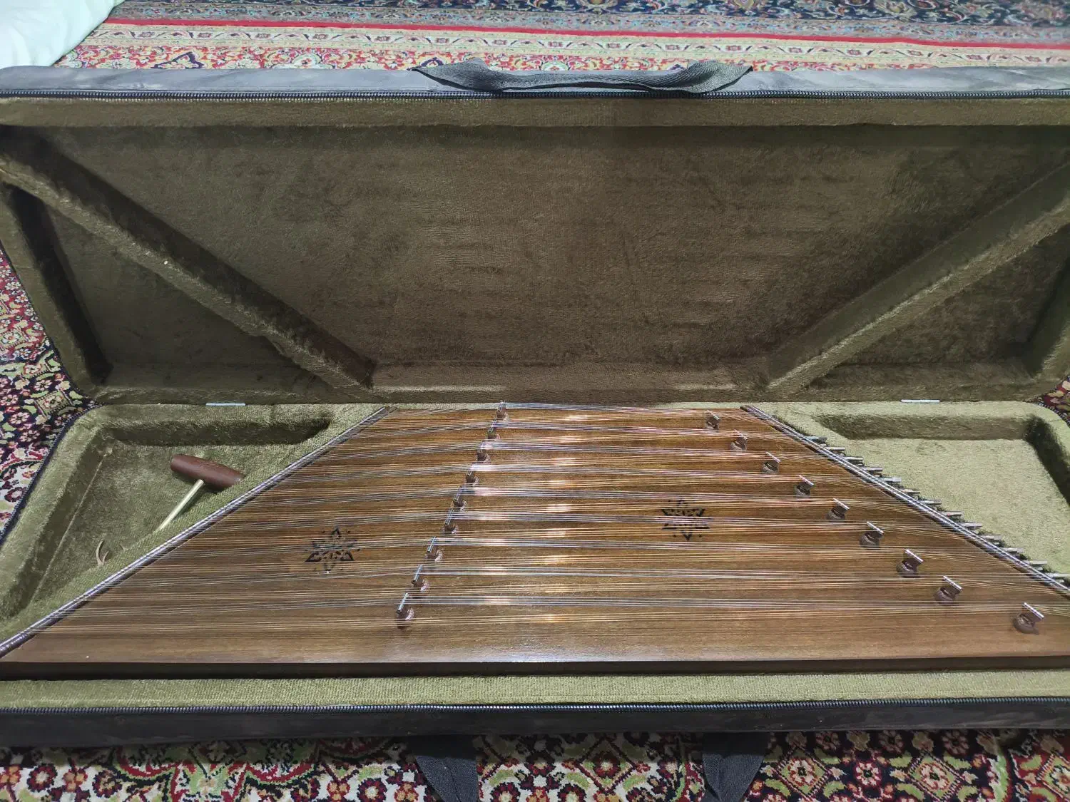 سنتور پنج مهر|سازهای سنتی|فردیس, نیروگاه برق|دیوار