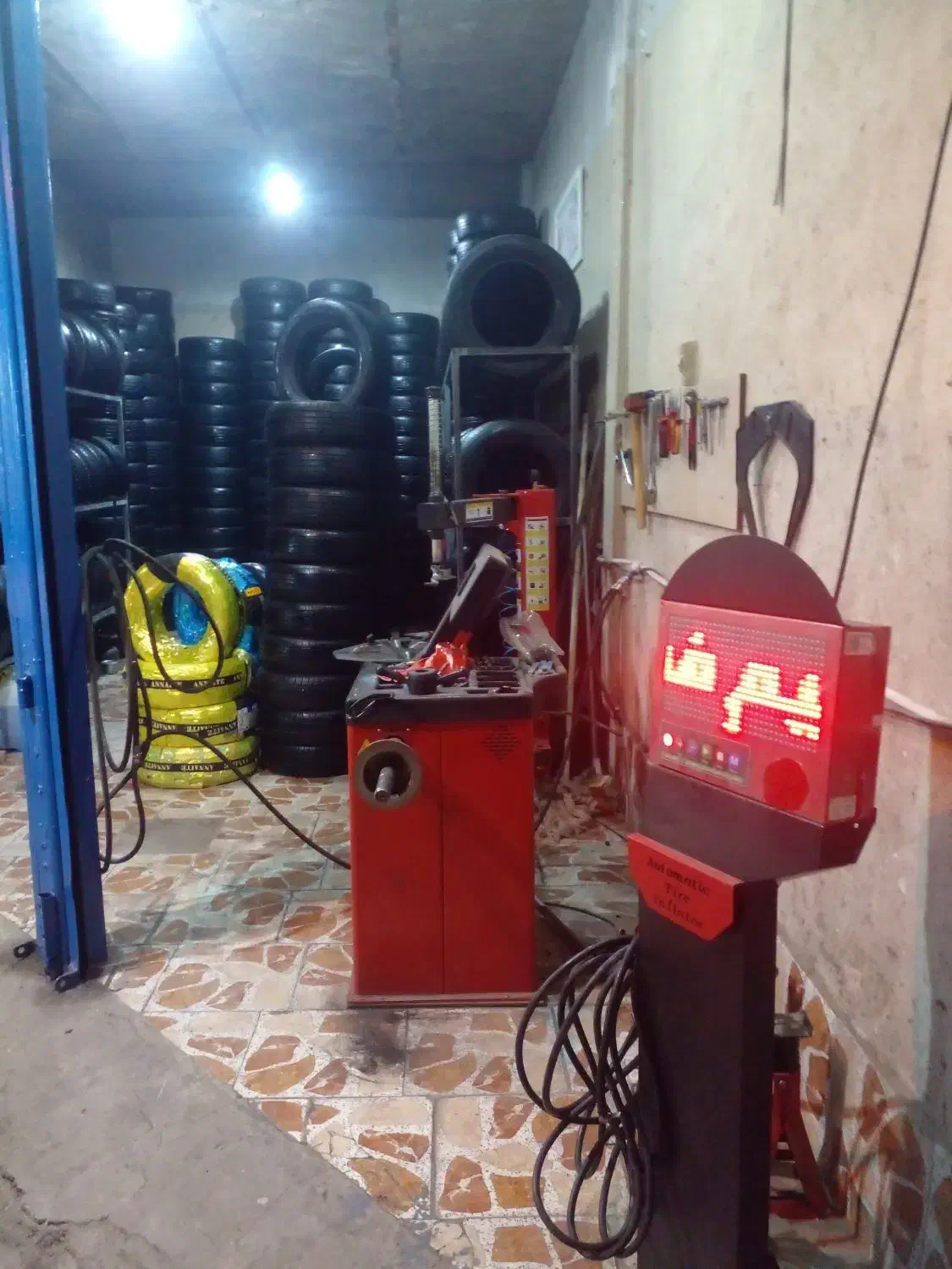 لاستیک نو و دست دو|قطعات یدکی و لوازم جانبی|قم, زند آباد|دیوار