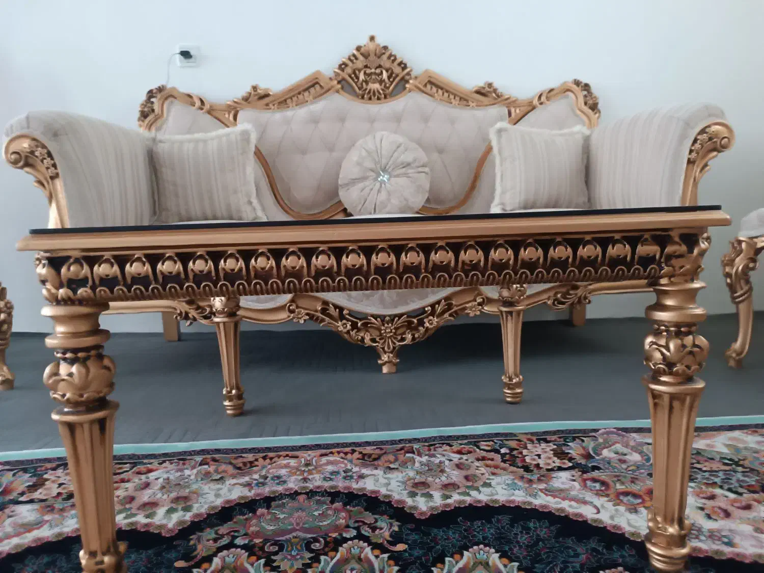 مبلمان کلاسیک سفارشی|مبلمان خانگی و میز عسلی|میانه, |دیوار