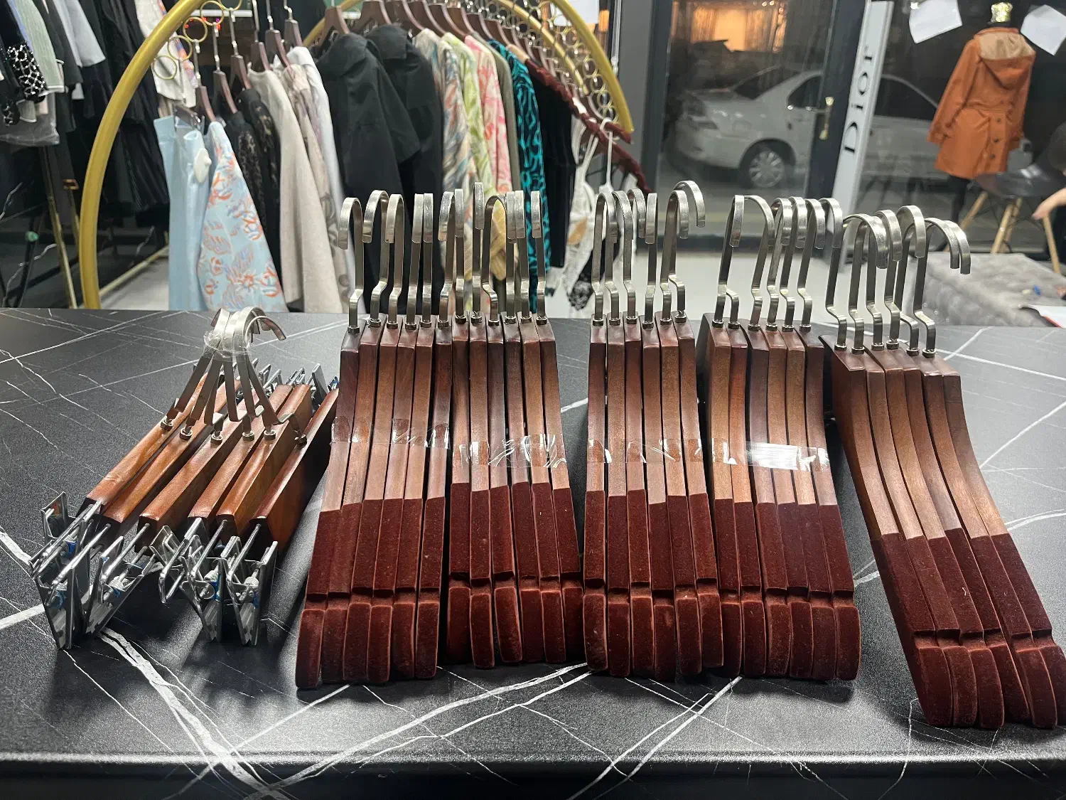 اویز لباس|بندرخت و رخت‌آویز|نقده, |دیوار