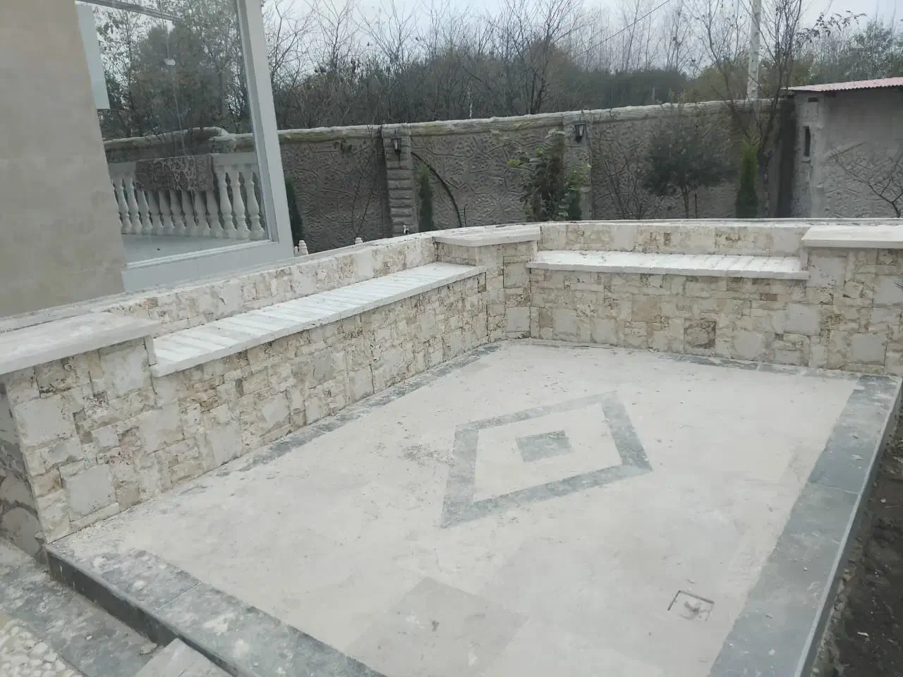 محوطه سازی دور ویلا|خدمات پیشه و مهارت|رشت, ولکس|دیوار