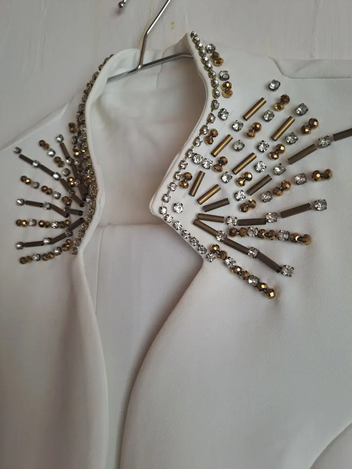 تعدادی لباس مجلسی|لباس|رشت, خبرنگار|دیوار