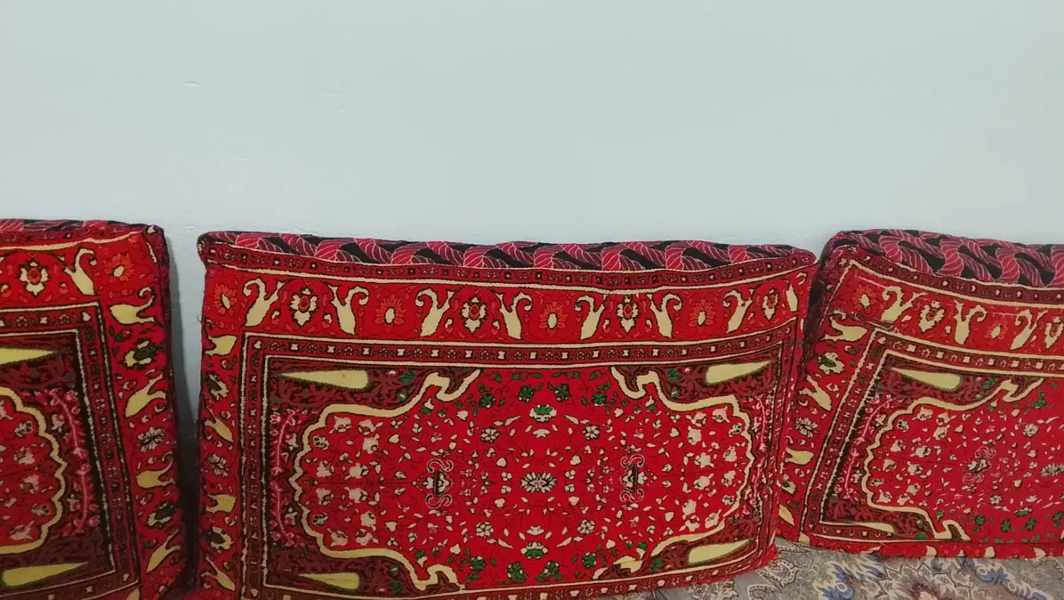 پشتی|پشتی|صوفیان, |دیوار