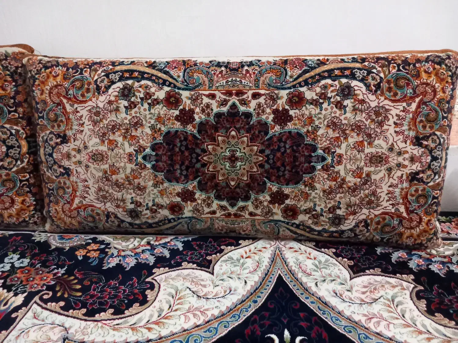 پشتی|پشتی|مشهد, شهید معقول|دیوار