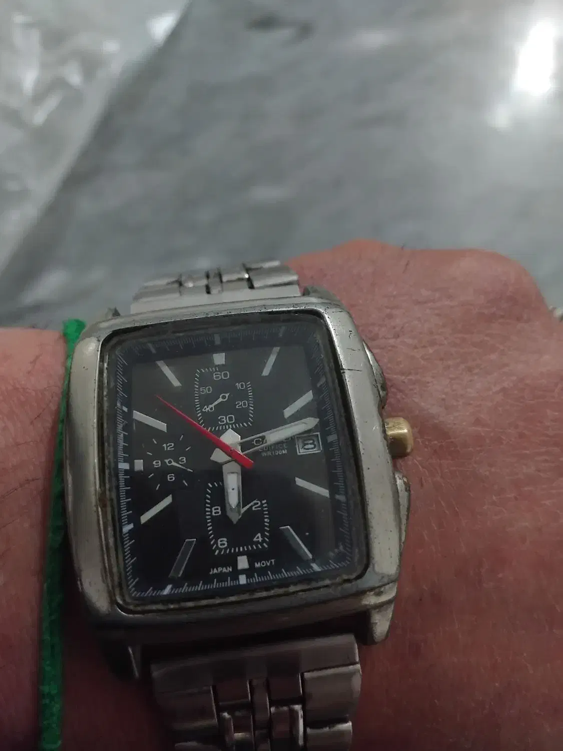 ساعت مچی|ساعت|اشترینان, |دیوار