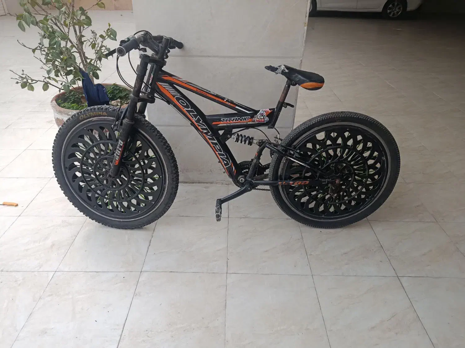 دوچرخه|دوچرخه، اسکیت، اسکوتر|رشت, نظری|دیوار