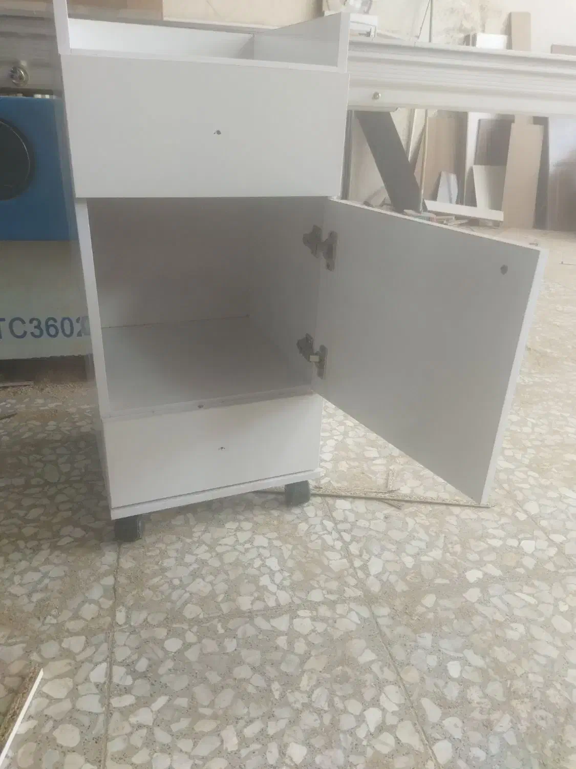 ترولی|آرایشگاه و سالن‌های زیبایی|اصفهان, ناصرخسرو|دیوار