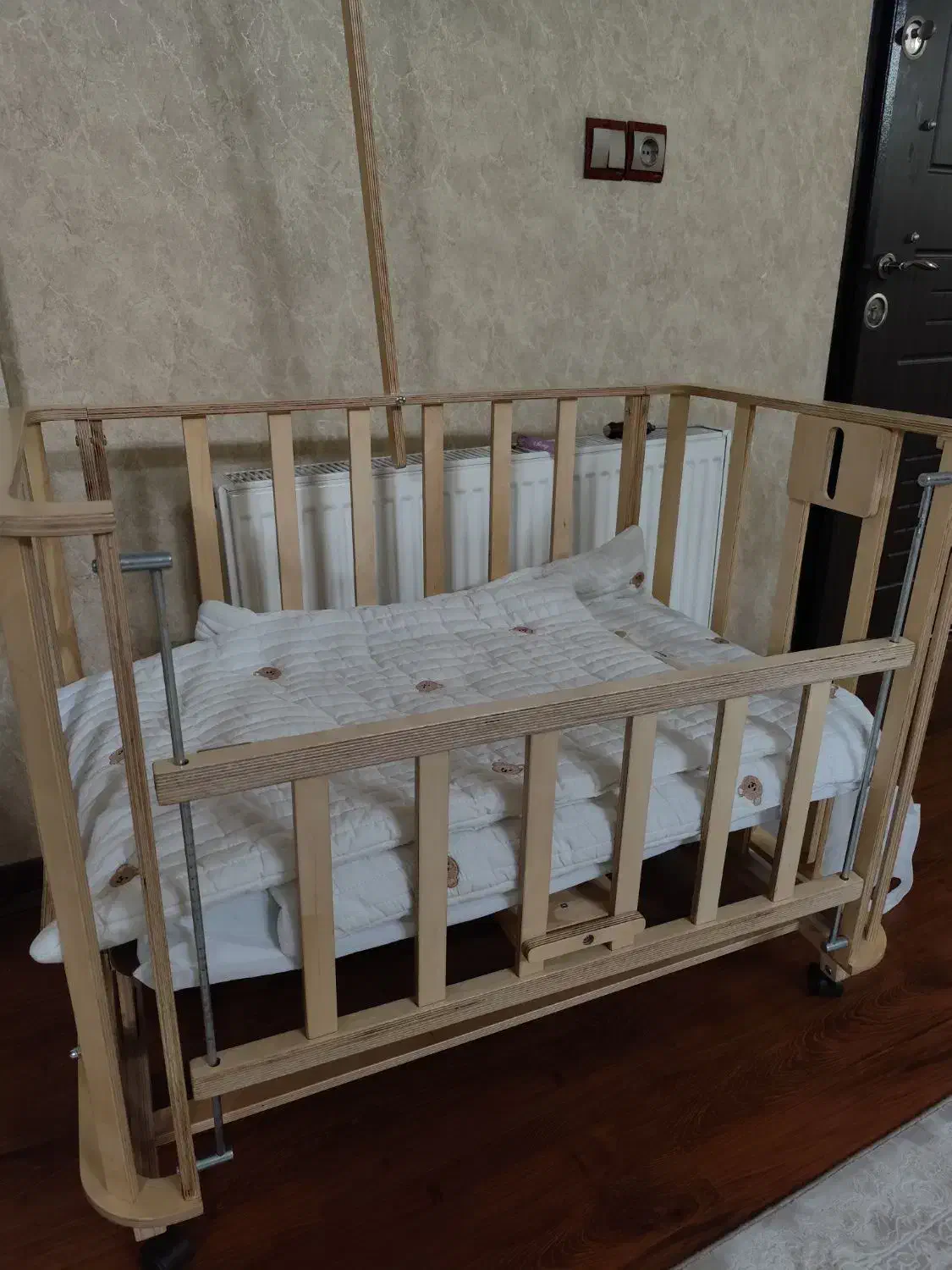 تخت کنار مادر گهواره|تخت و سرویس خواب|قم, باجک یک|دیوار