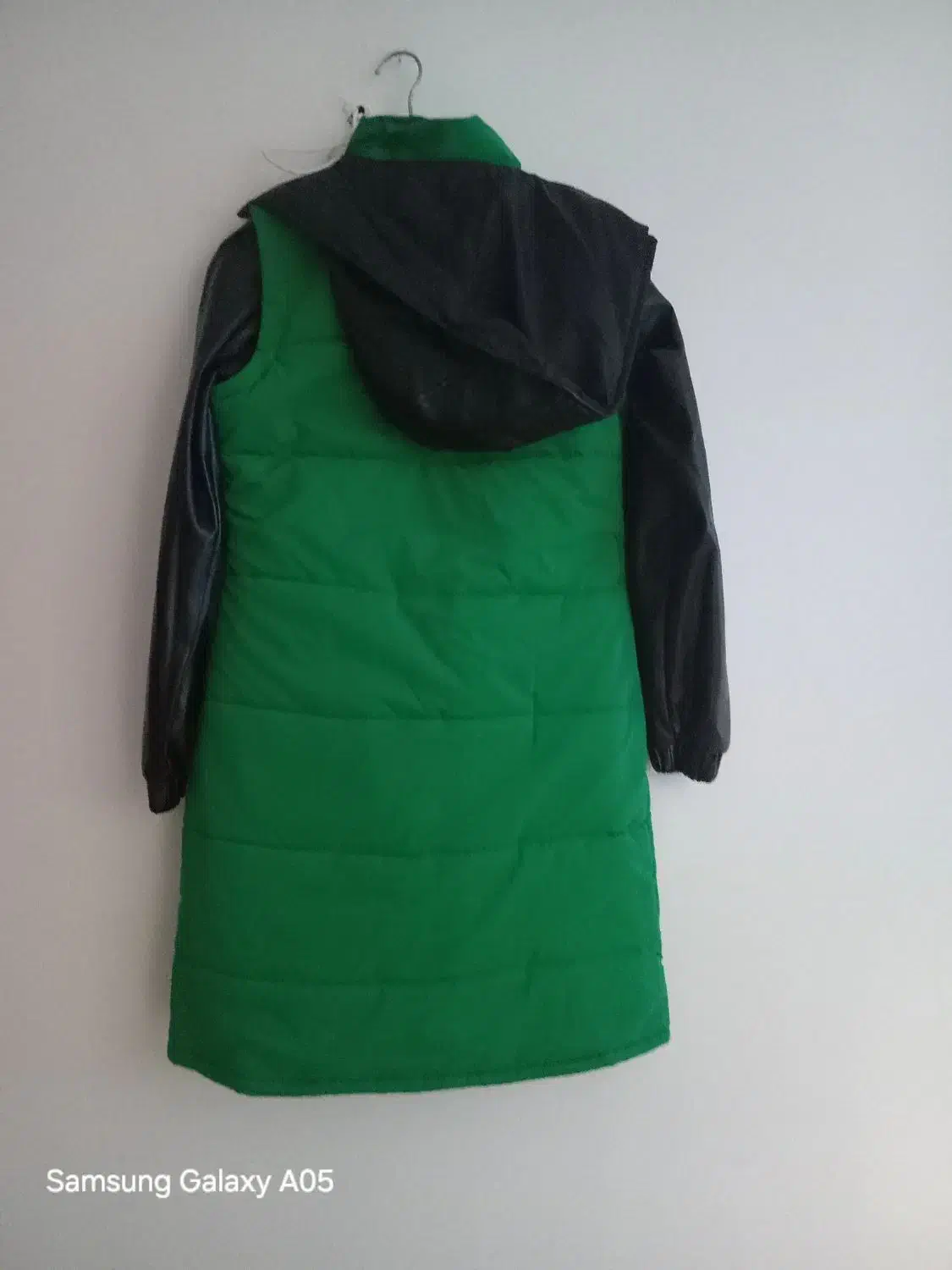 کاپشن|لباس|گرگان, |دیوار