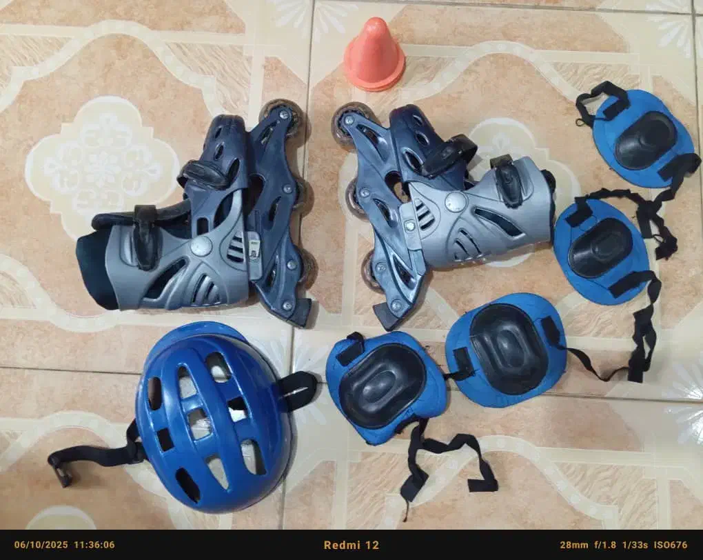 کفش اسکیت|دوچرخه، اسکیت، اسکوتر|رشت, باهنر|دیوار