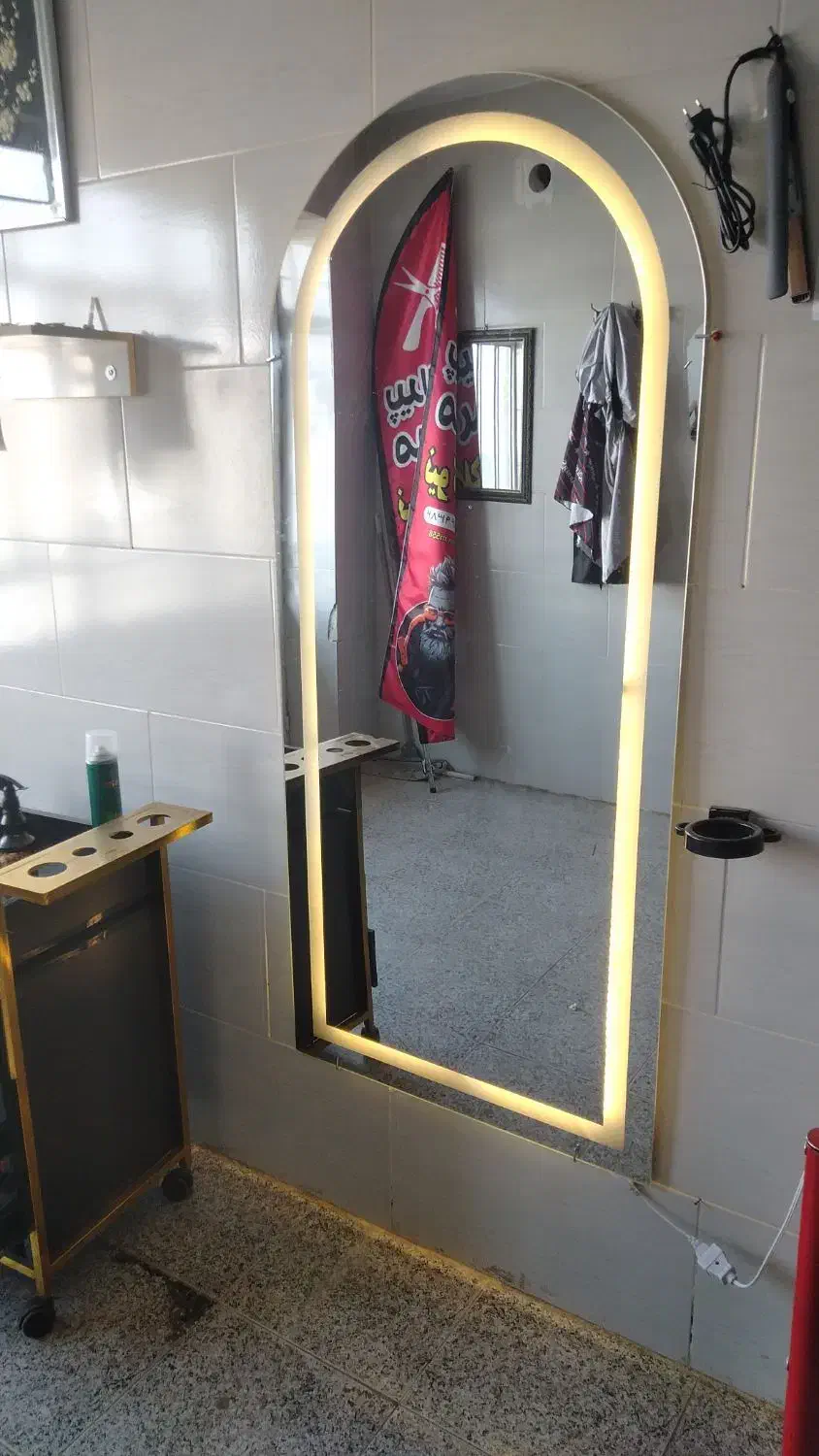 وسایل آرایشگاه|آرایشگاه و سالن‌های زیبایی|دهگلان, |دیوار