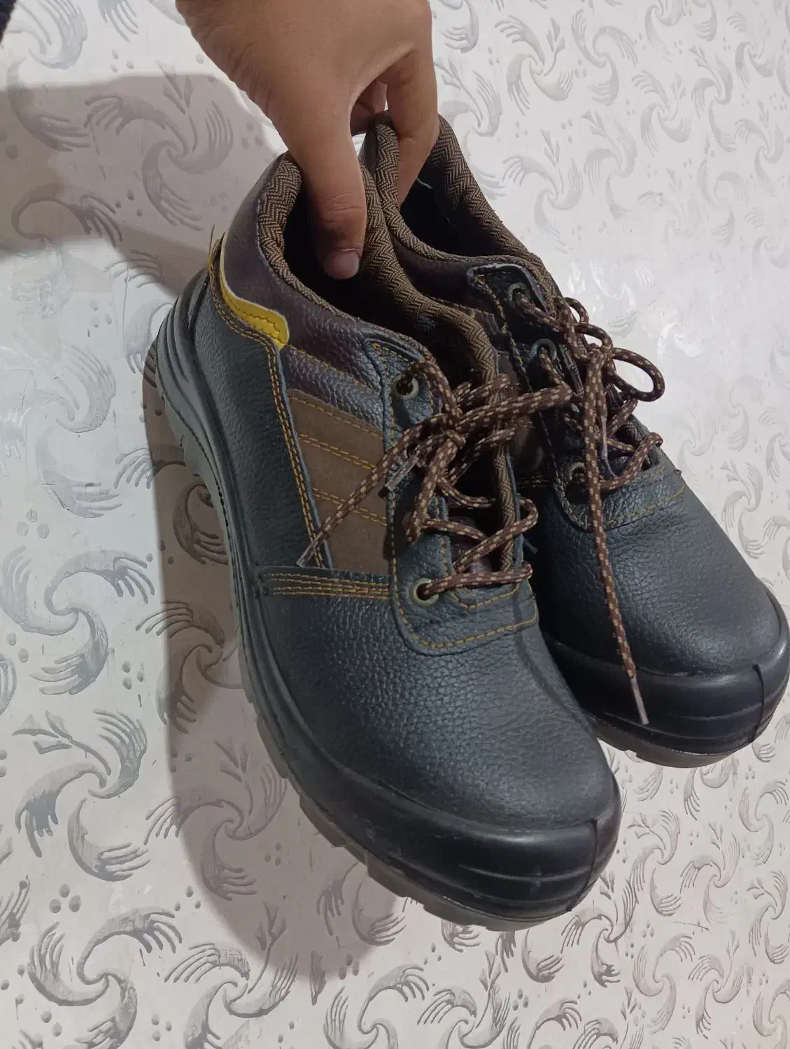 کیف و کفش کوهنوردی|کیف، کفش، کمربند|اردبیل, |دیوار