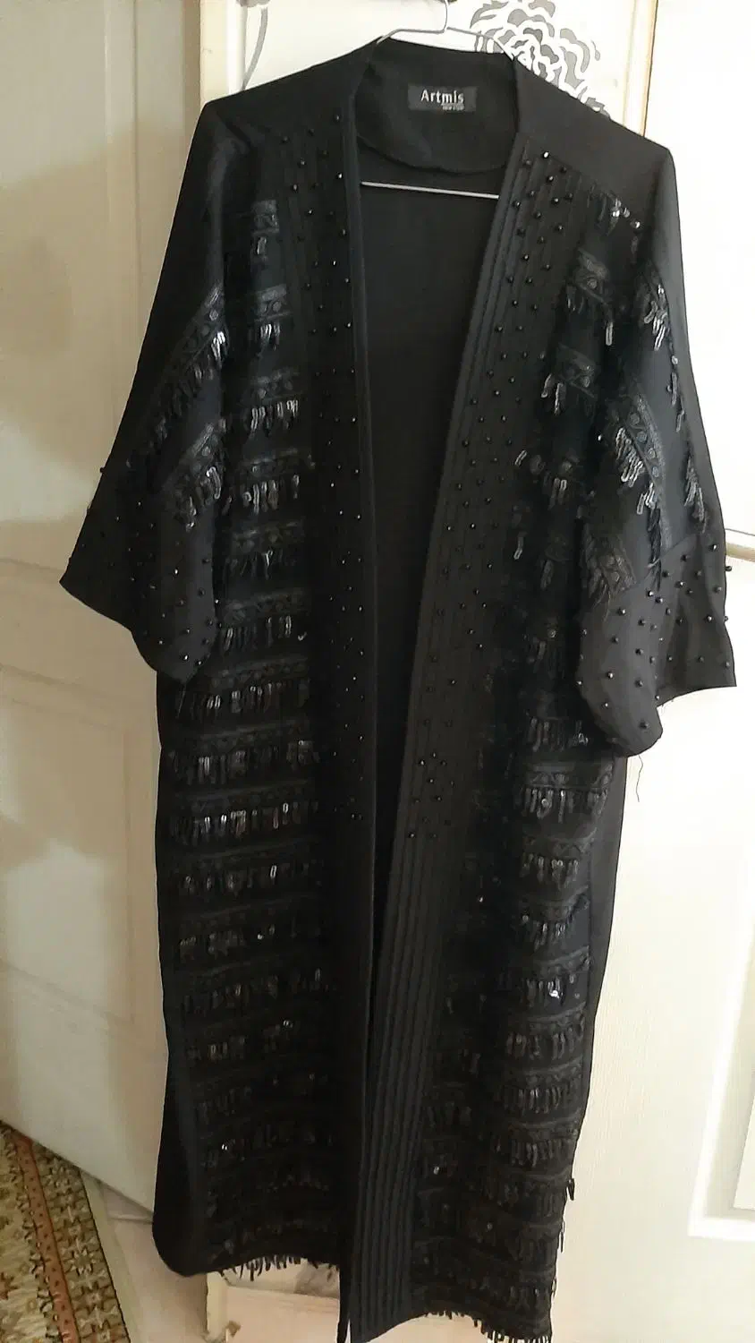 مانتو مجلسی کار شده|لباس|قدس, شهر‌قدس|دیوار