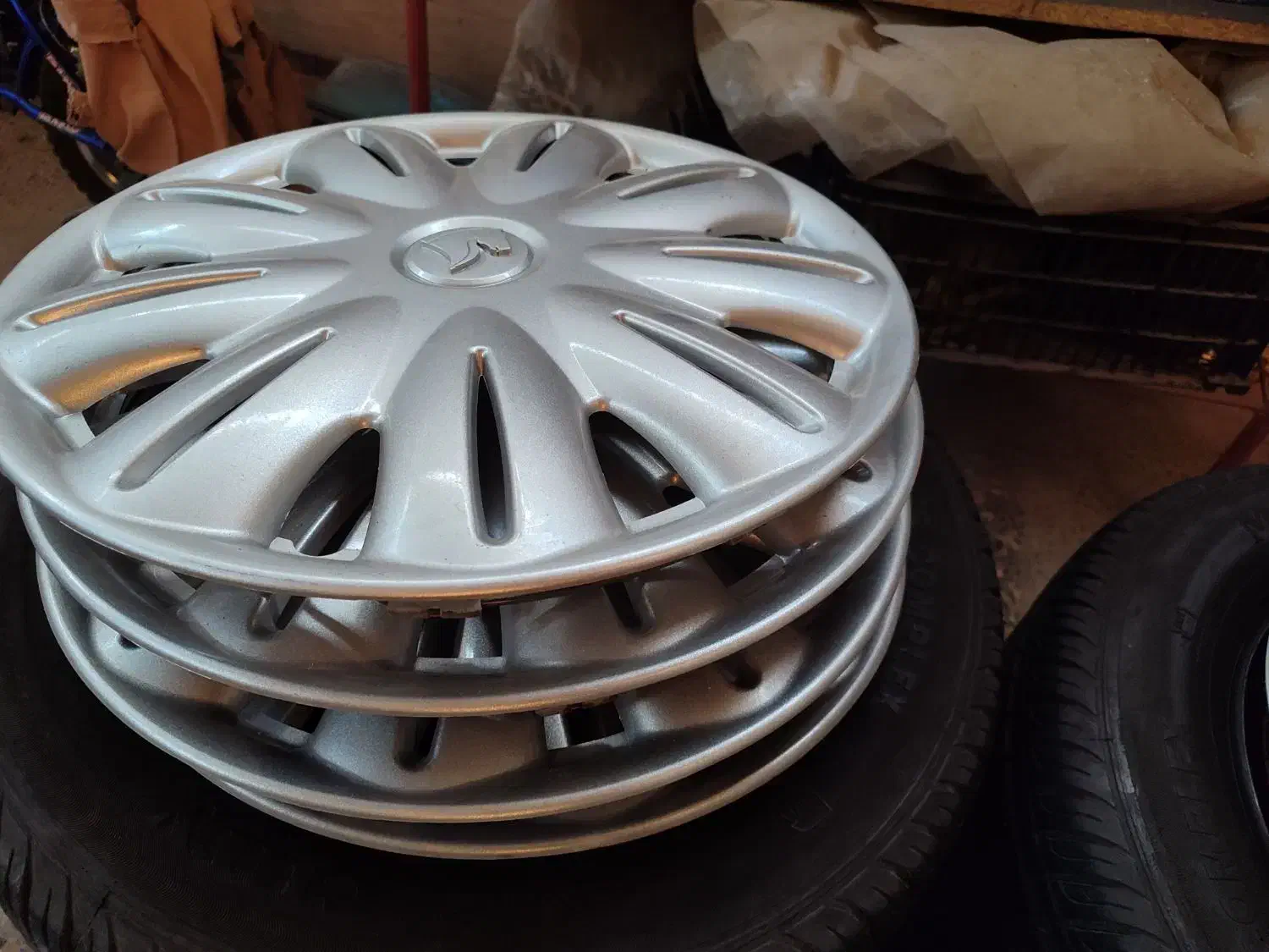 رینگ لاستیک 14 با قالپاق|قطعات یدکی و لوازم جانبی|خرمآباد, |دیوار