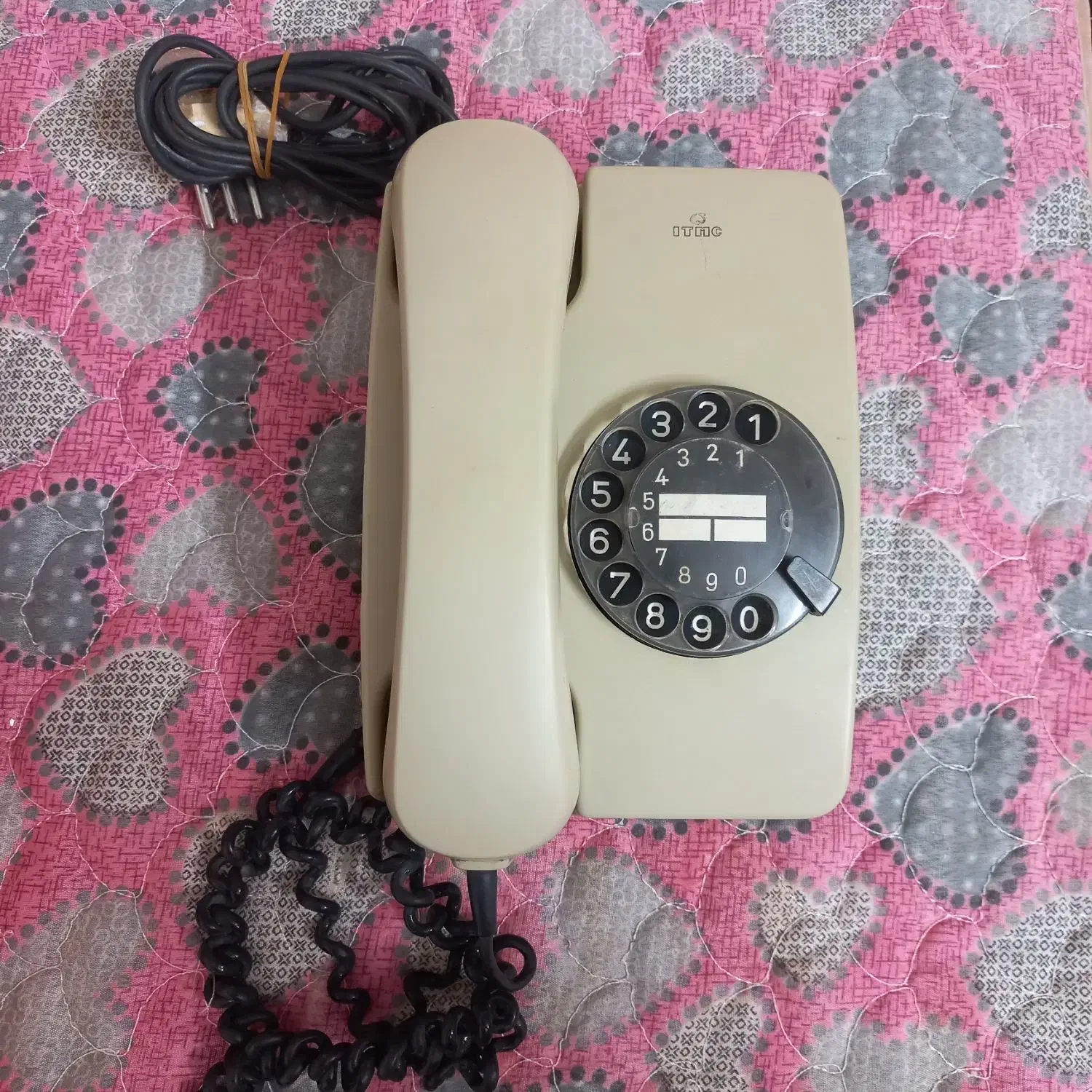 تلفن قدیمی|تلفن رومیزی|اصفهان, ستار|دیوار