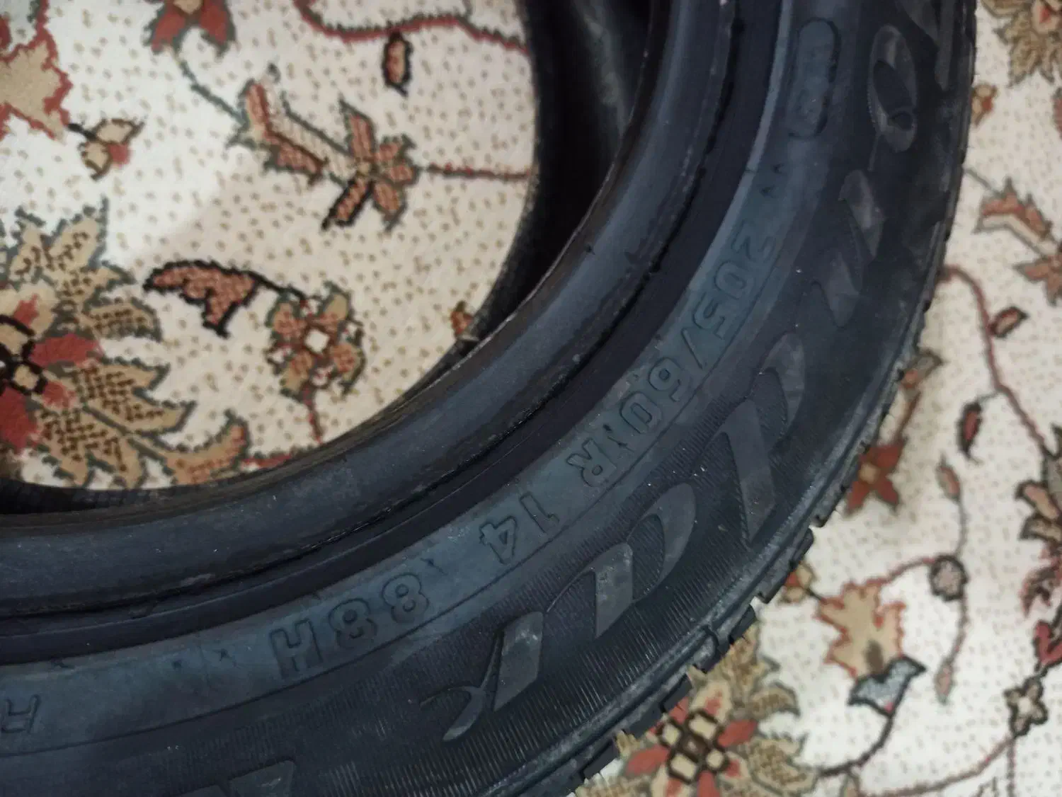 لاستیک کویرتایر|قطعات یدکی و لوازم جانبی|شازند, |دیوار