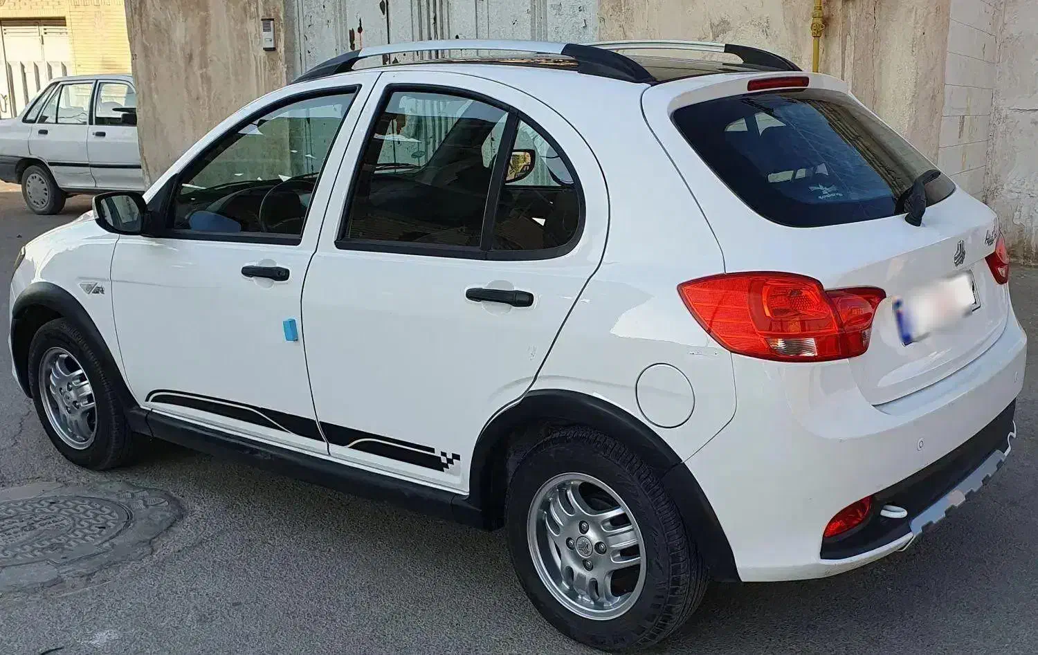 کوییک Rسفیدمشکی پارس خودرو|خودرو سواری و وانت|اصفهان, باغ فردوس|دیوار