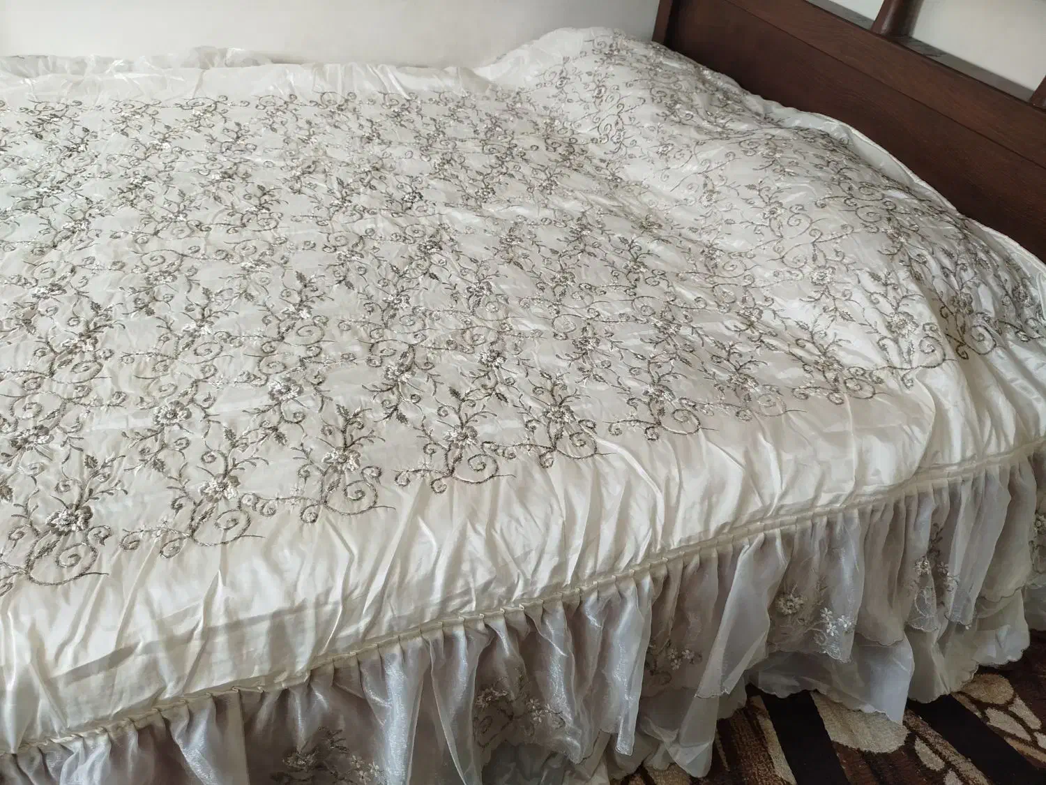 ست روتختی و لحاف منجوق دوزی شده|سرویس روتختی|ساری, |دیوار