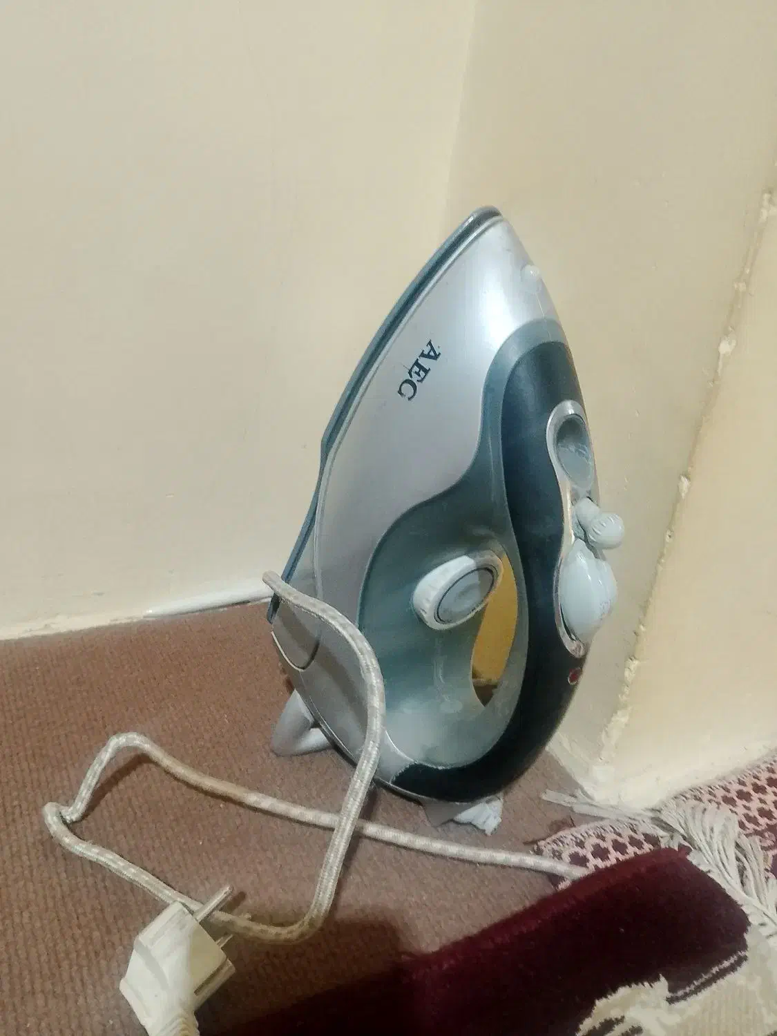 اتو بشرط تست و در حد نو|اتو و لوازم اتو|پرند, فاز ۵|دیوار