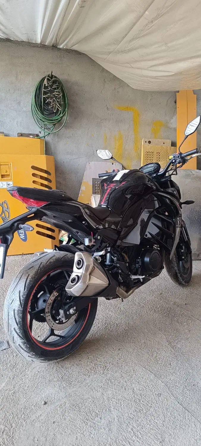 Z1000 . معاوضه با اجرا کننده سقف و ستون|موتورسیکلت|ابریشم, |دیوار