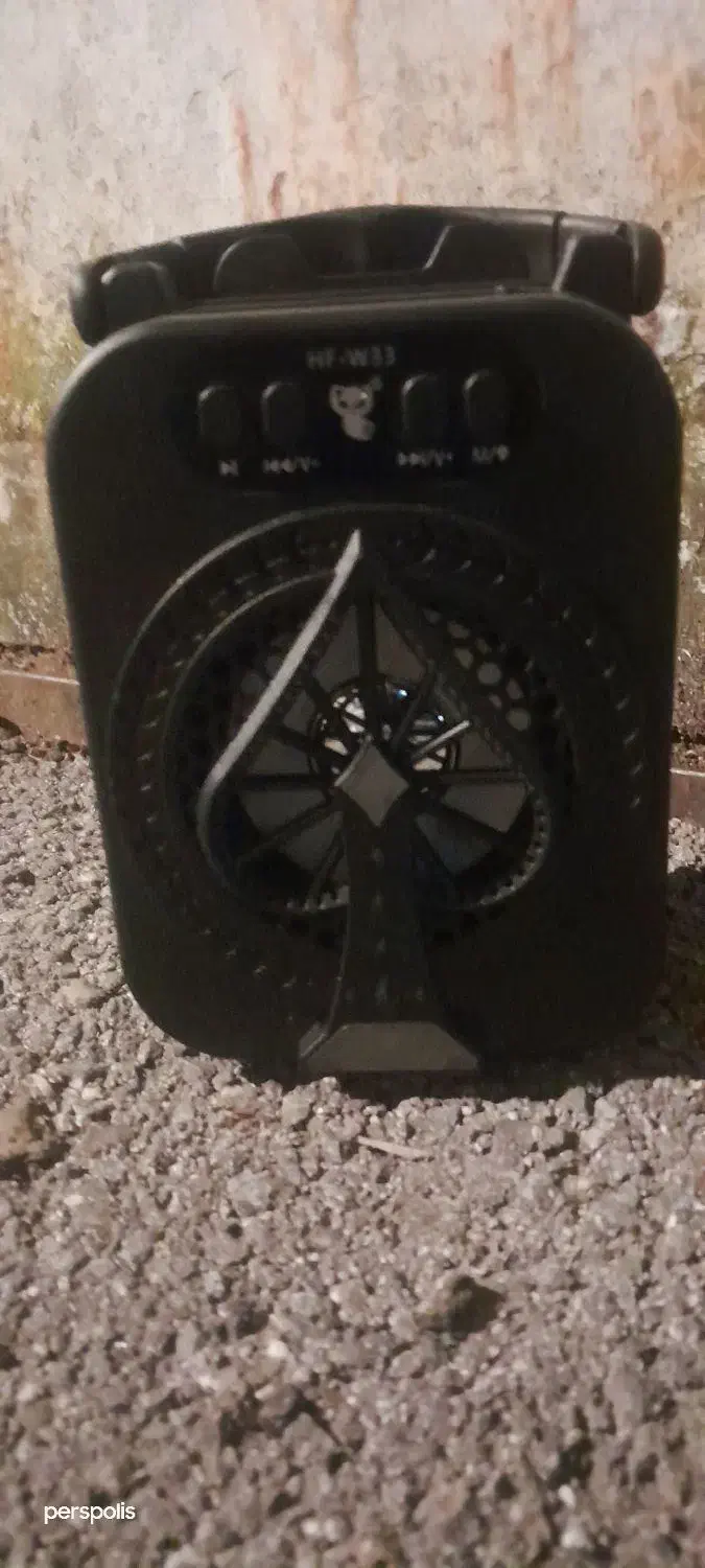 باند کوچک|پخش‌کننده همراه|بندر انزلی, متروپل|دیوار