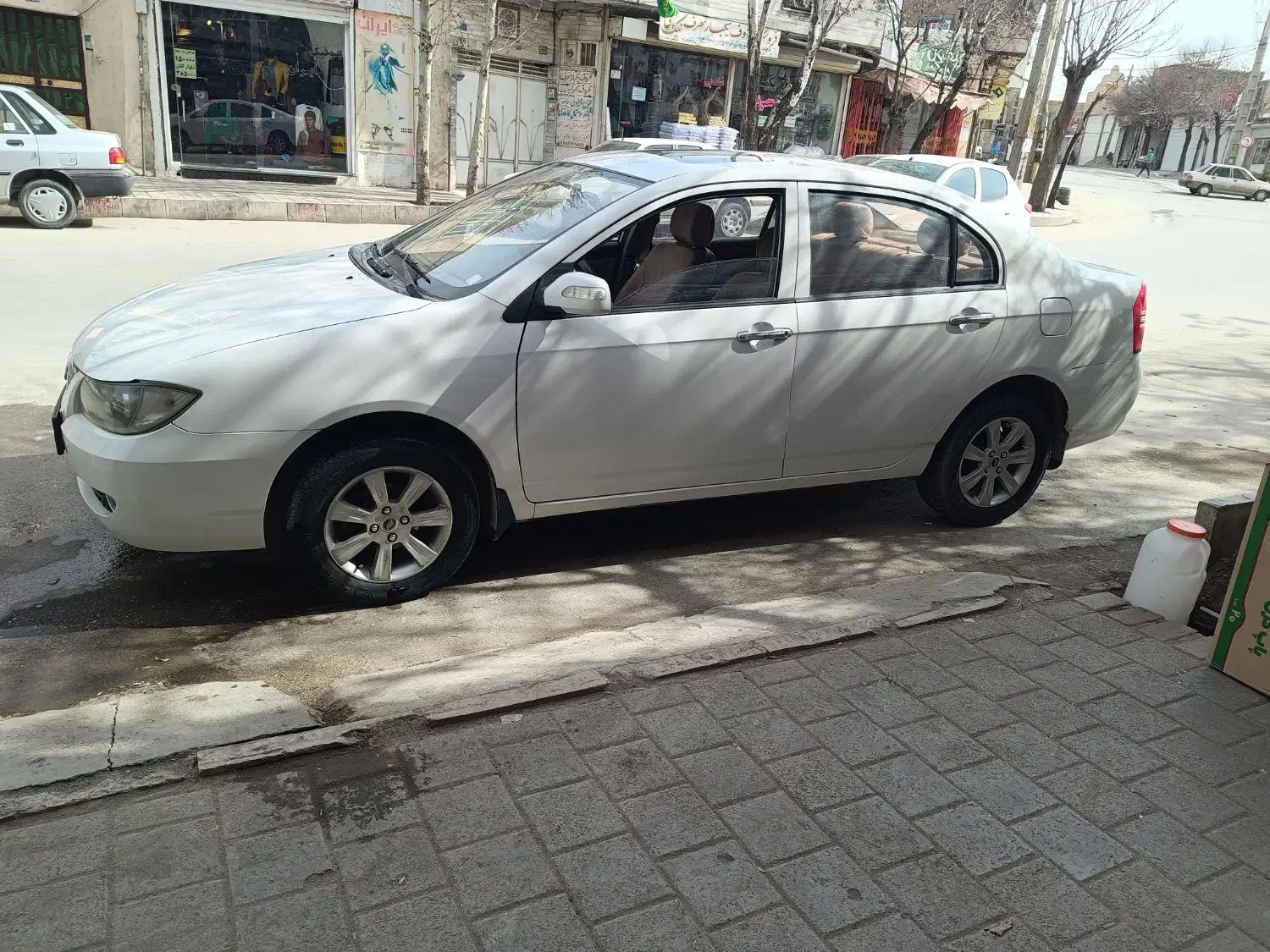 لیفان ۶۲۰ مدل ۹۳|خودرو سواری و وانت|همدان, |دیوار