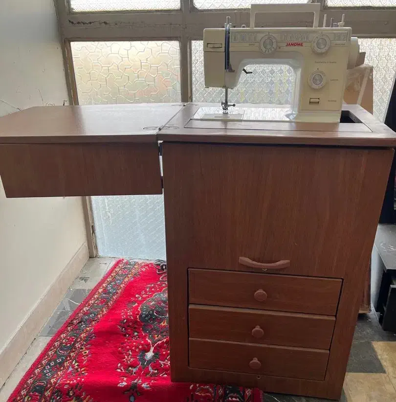 چرخ خیاطی ژانومه به همراه میز|چرخ خیاطی و ریسندگی|تهران, آهنگ|دیوار