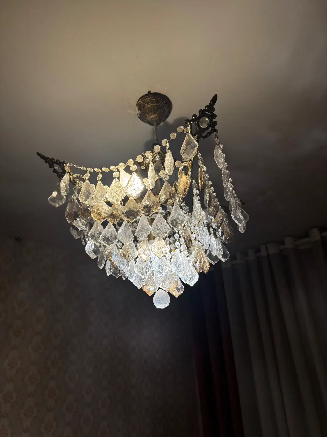 لوستر|لوستر و چراغ آویز|مشهد, هنرستان|دیوار