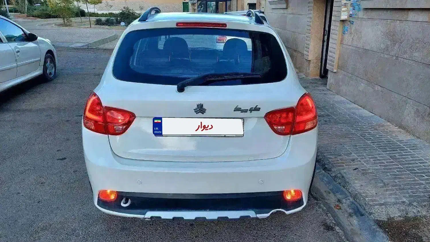 کوئیک ۱۴۰۱ بسیار کم کار وشاسی سالم|خودرو سواری و وانت|شیراز, غدیر جنوبی|دیوار