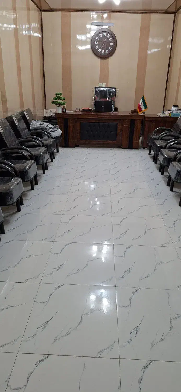 میزوصندلی اداری تمیز و شیک|مبلمان اداری|لنجان, |دیوار