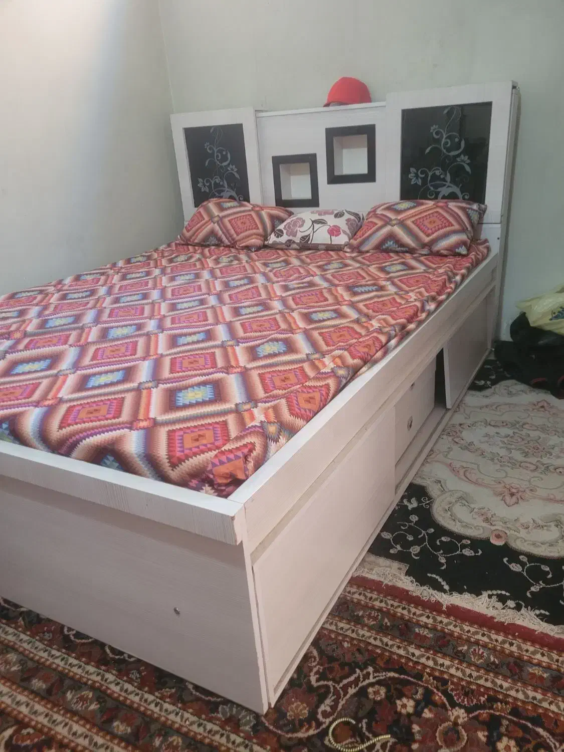 تخت خواب دونفره. ام دی اف روس کشودار|تخت و سرویس خواب|ری, ظهیرآباد|دیوار