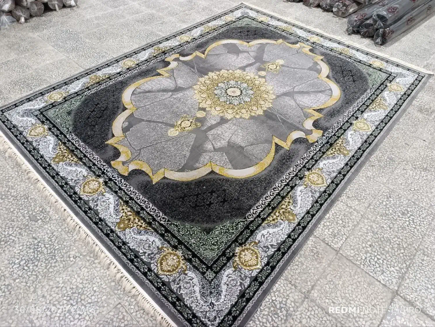 فرش سارای|فرش|سلماس, |دیوار