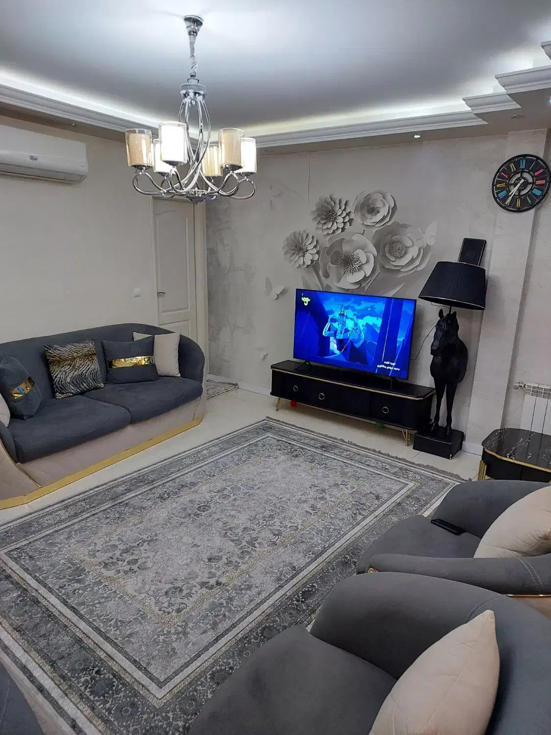 ۵۳ متر یک خواب پاسدار گمنام و آهنگ