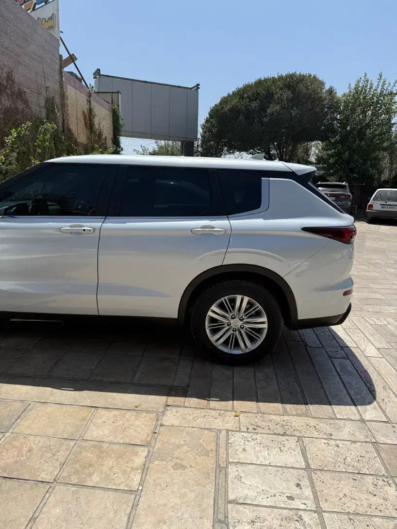 اوتلندر  M   line|خودرو سواری و وانت|کرج, شهرک بنفشه|دیوار