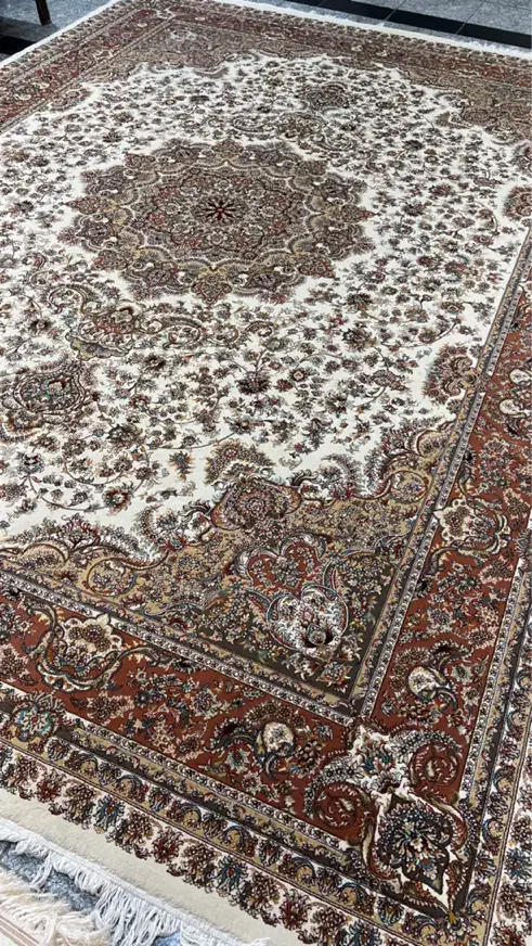 فرش کارکرده ۷۰۰شانه ۱۲متری|فرش|همدان, |دیوار