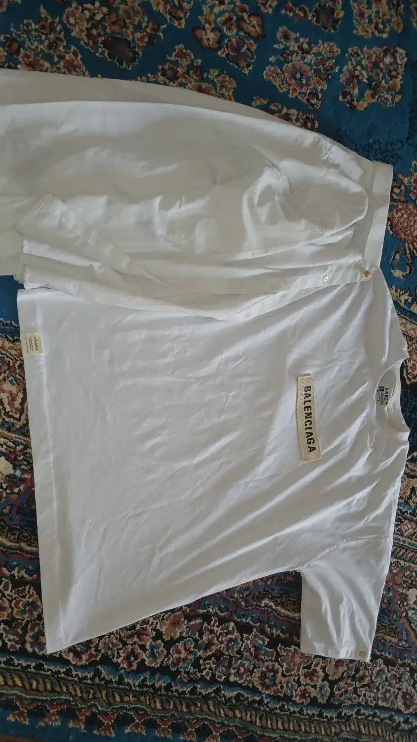 یک عدد تک پوش نو و یک عدد پیرهن|کفش و لباس بچه|مسجد سلیمان, |دیوار