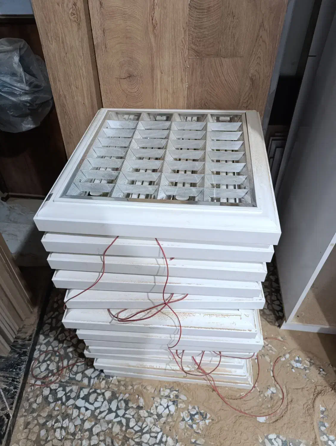 چراغ سقفی|چراغ خواب و آباژور|اردبیل, |دیوار