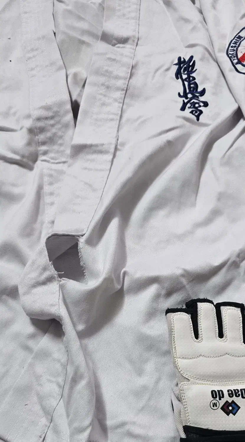 لباس ورزشی کاراته کیوکوشین برای سن ۱۰الی ۱۲ سال|تجهیزات ورزشی|مشهد, فرهنگ|دیوار